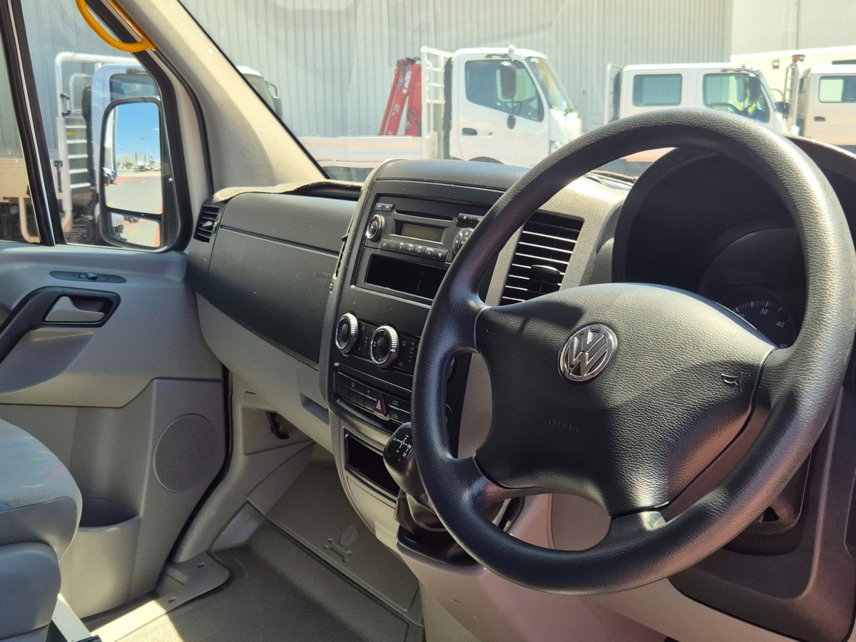 2010 Volkswagen Crafter Lwb High Roof Van image 5