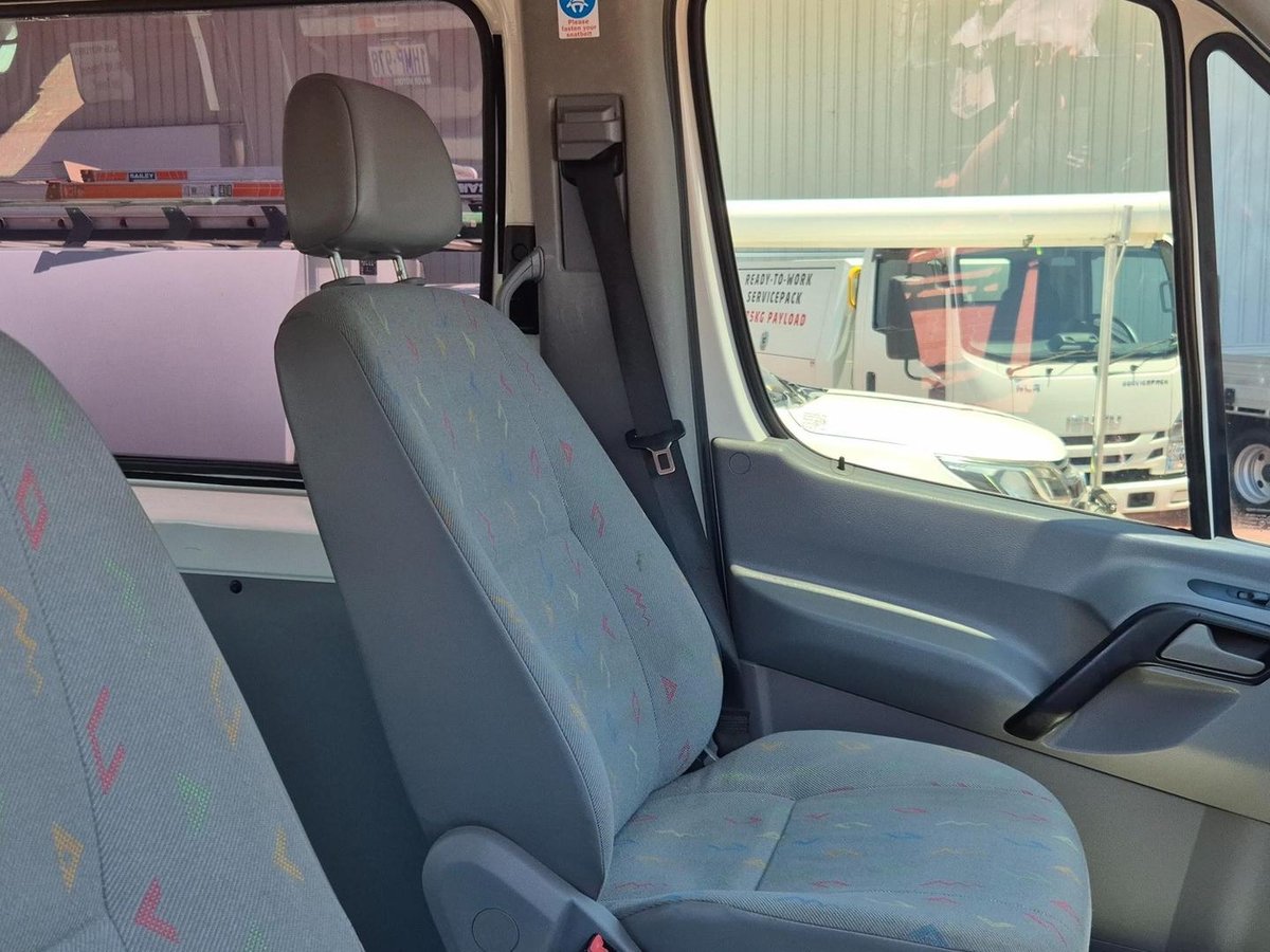 2010 Volkswagen Crafter Lwb High Roof Van image 16
