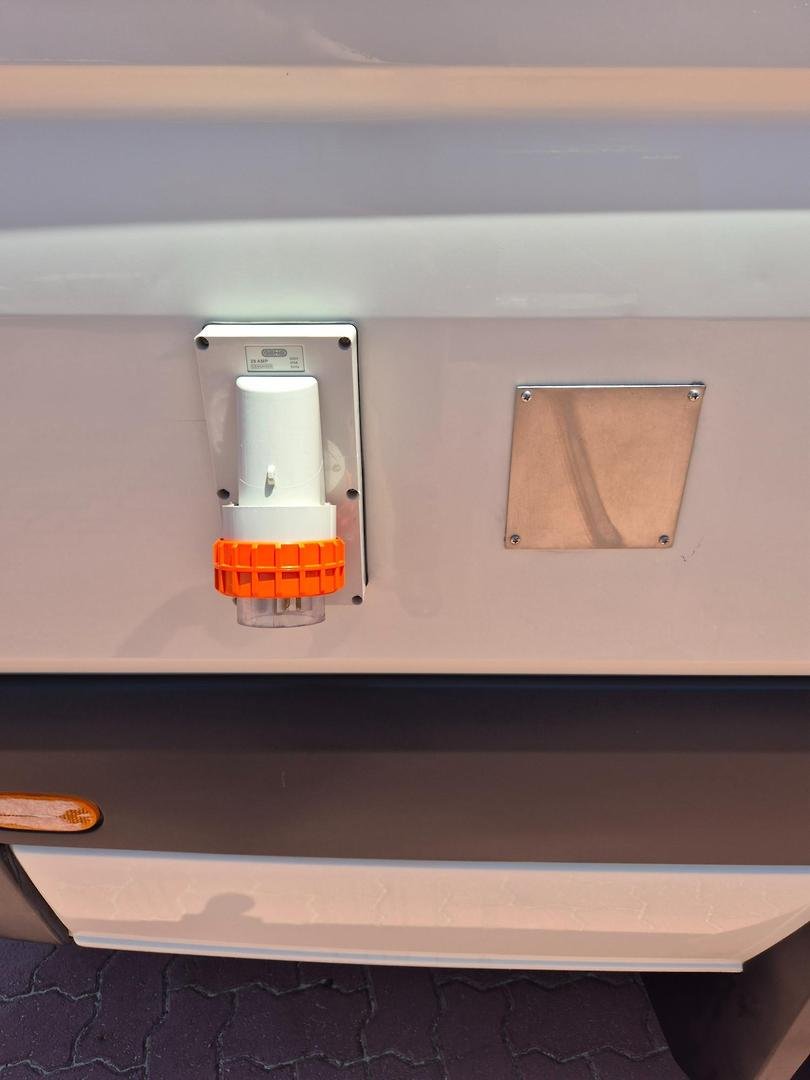 2010 Volkswagen Crafter Lwb High Roof Van image 6