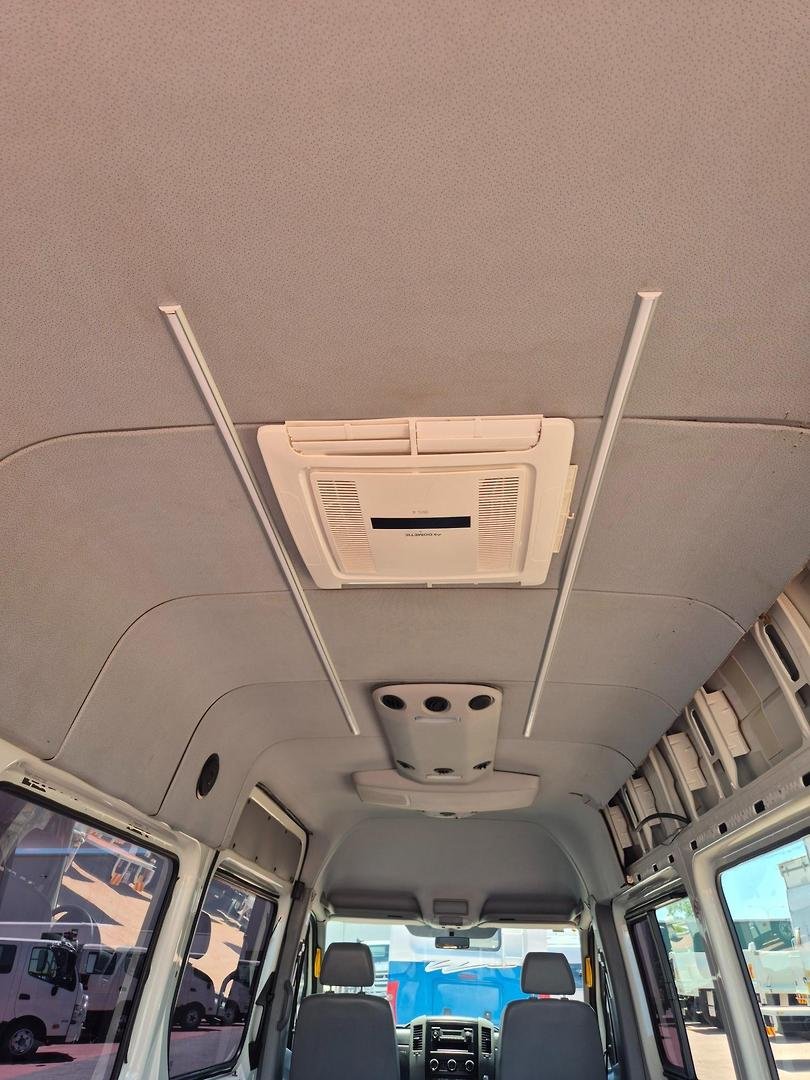 2010 Volkswagen Crafter Lwb High Roof Van image 19