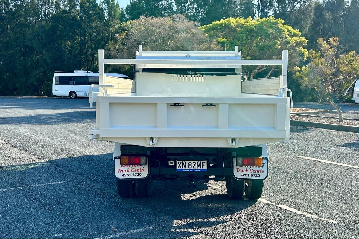 2014 Hino 717 - 300 Series Manual image 4