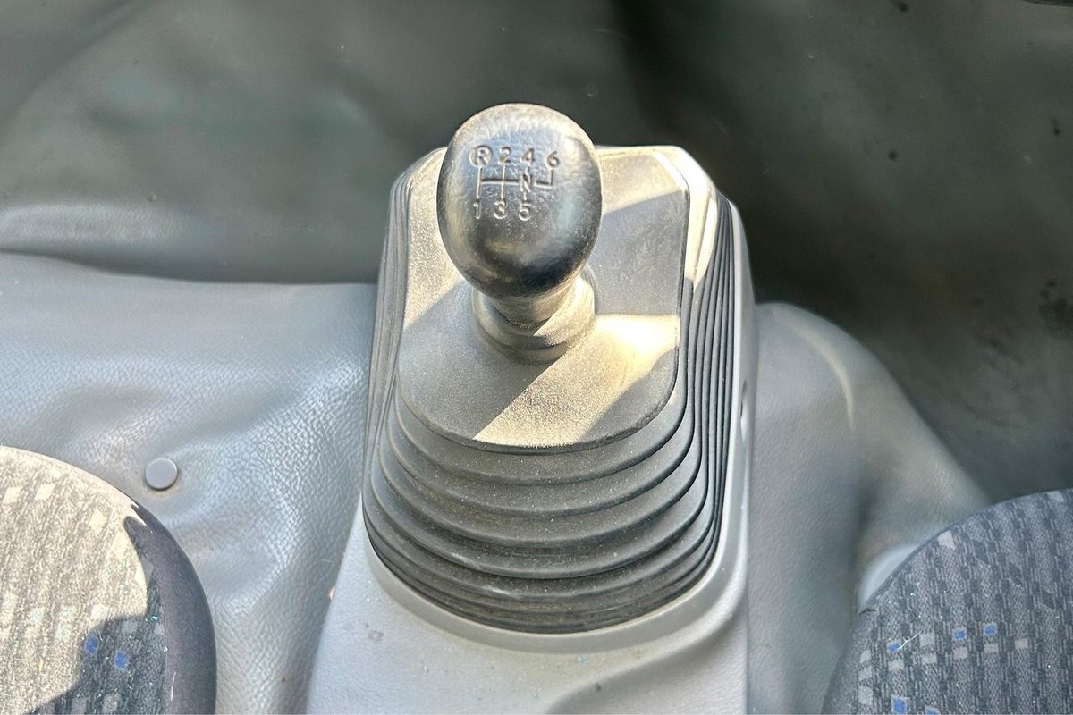 2014 Hino 717 - 300 Series Manual image 29
