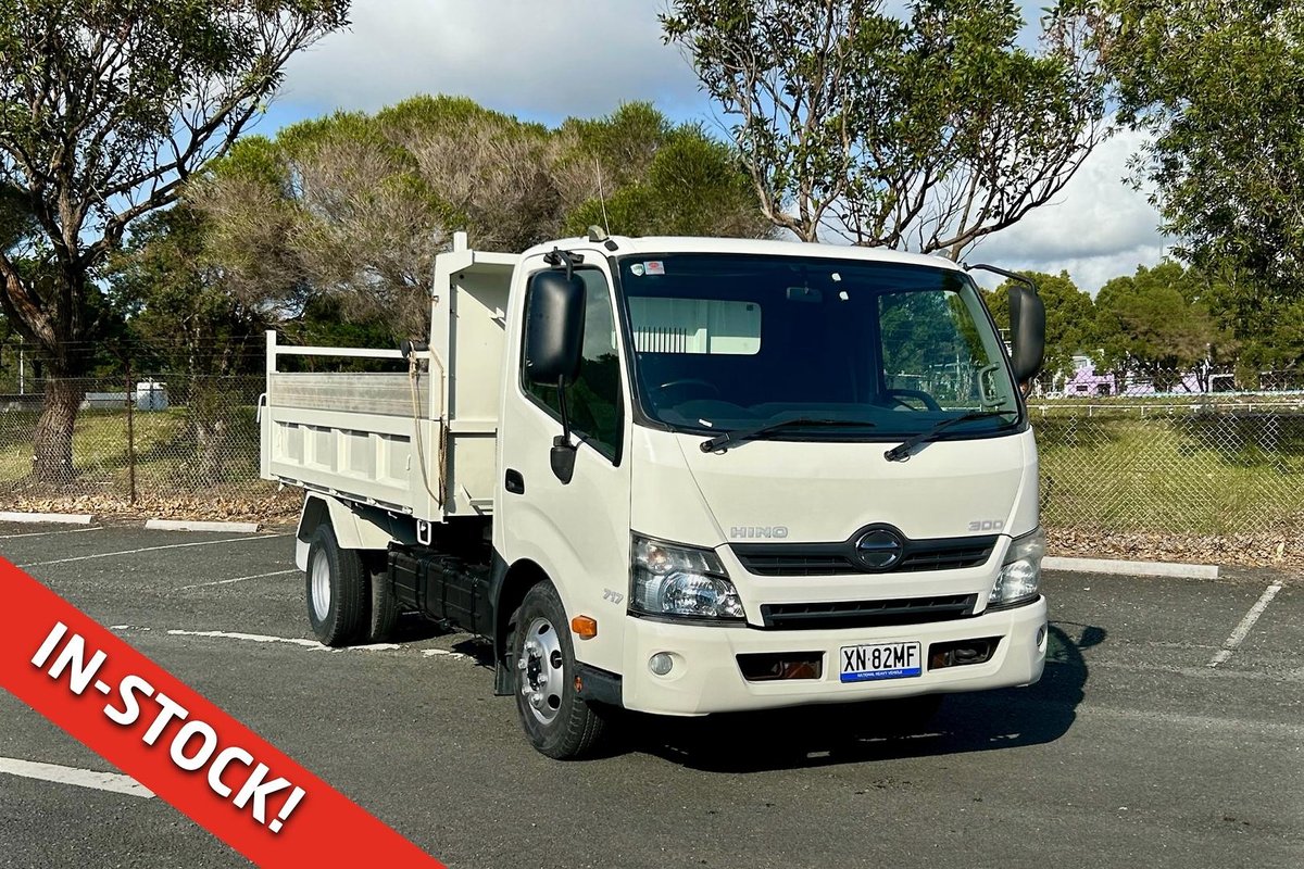 2014 Hino 717 - 300 Series Manual