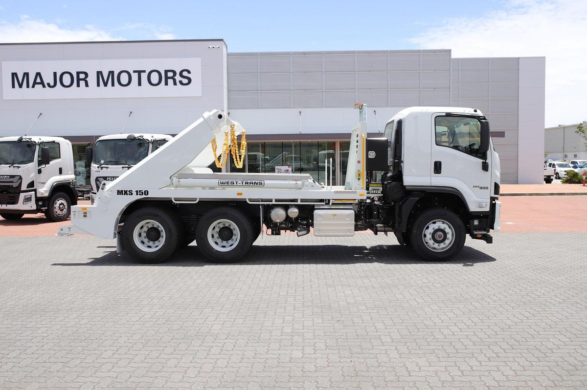2026 Isuzu Fvz 260-300 R46 At 6 X 4 Skip Loader image 5