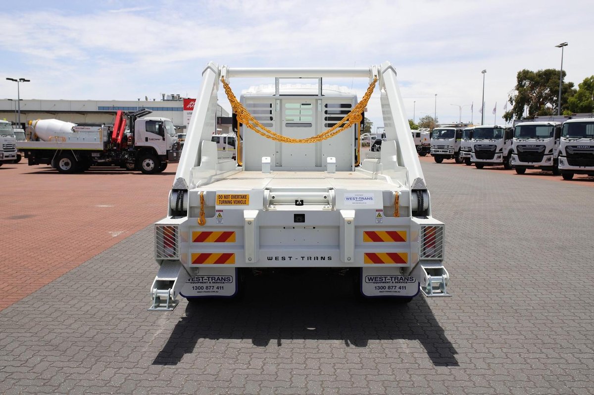 2026 Isuzu Fvz 260-300 R46 At 6 X 4 Skip Loader image 8