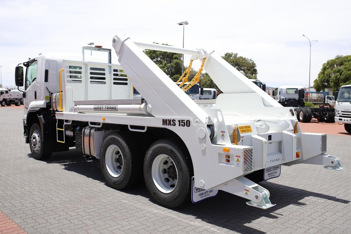 2026 Isuzu Fvz 260-300 R46 At 6 X 4 Skip Loader image 7