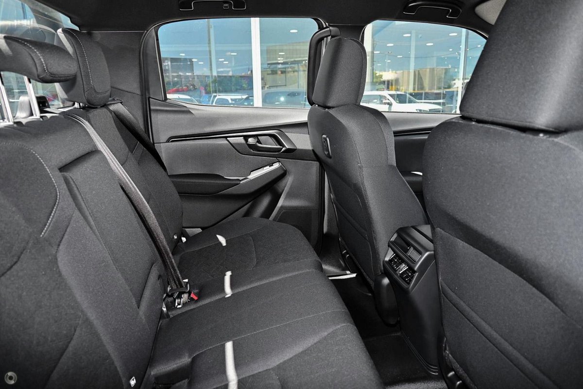 2026 Isuzu D-MAX X-RIDER MY25.5 4X4 Dual Range image 9