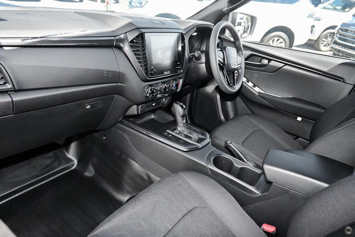 2026 Isuzu D-MAX X-RIDER MY25.5 4X4 Dual Range image 7