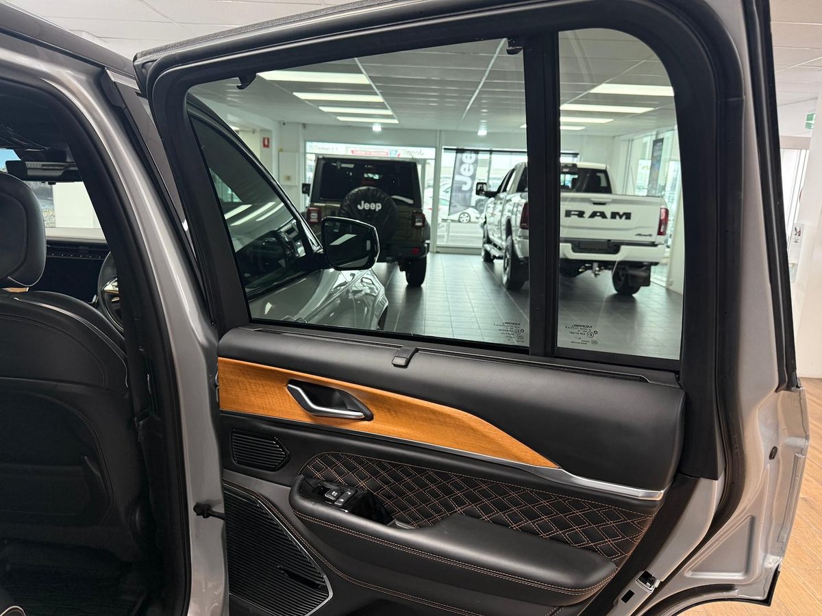 2023 Jeep Grand Cherokee Summit Reserve 4xe WL MY23 4X4 Dual Range image 15