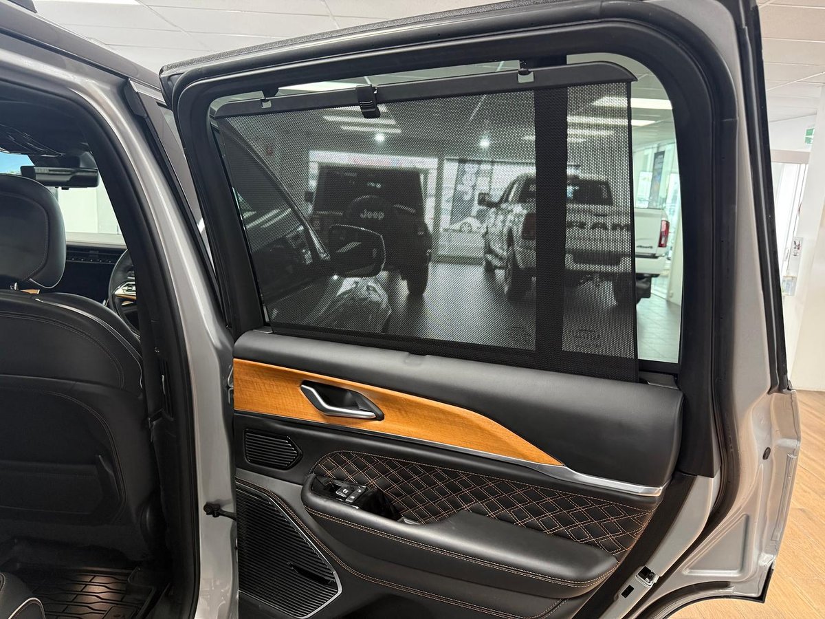 2023 Jeep Grand Cherokee Summit Reserve 4xe WL MY23 4X4 Dual Range image 16