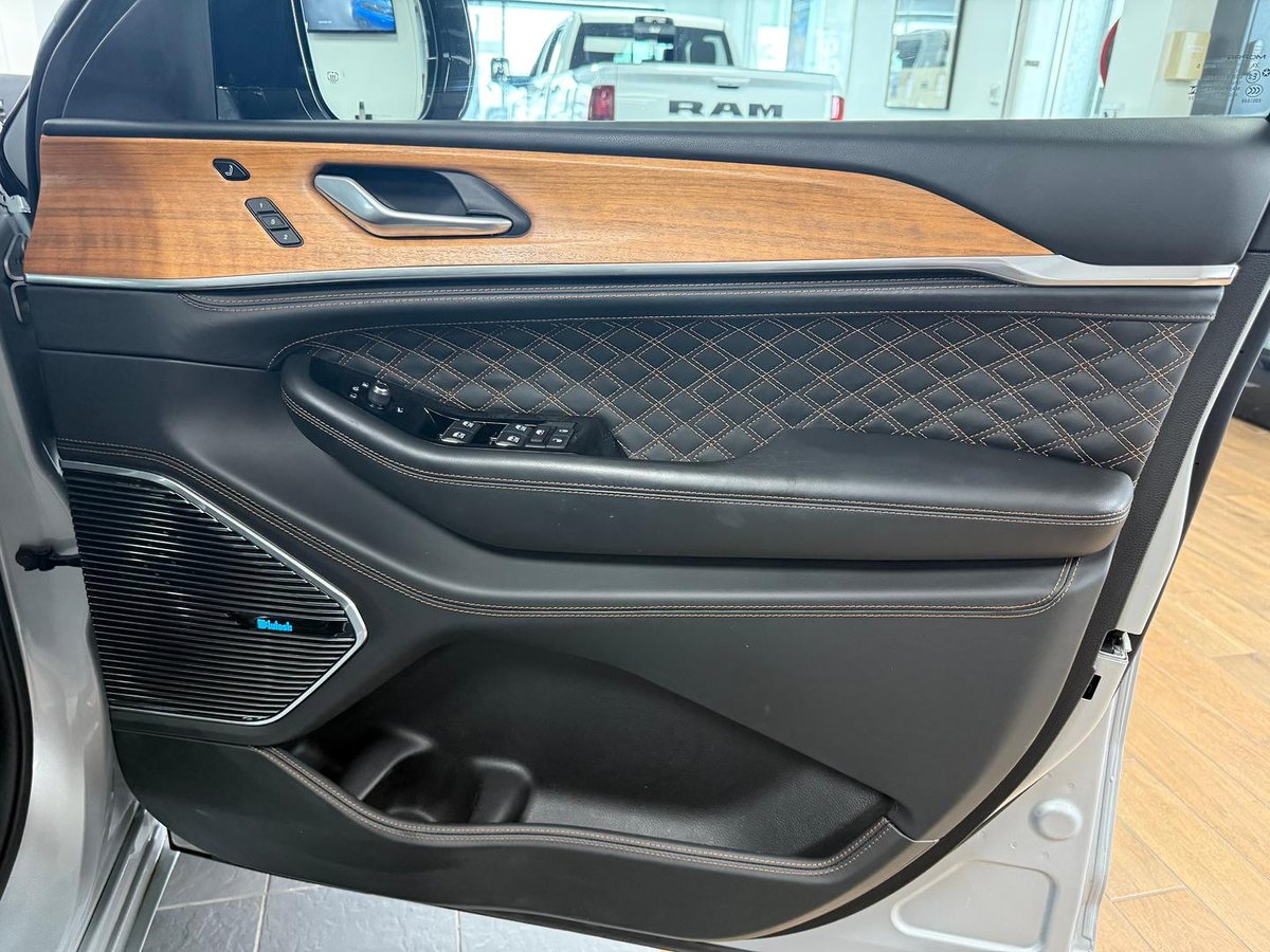 2023 Jeep Grand Cherokee Summit Reserve 4xe WL MY23 4X4 Dual Range image 19