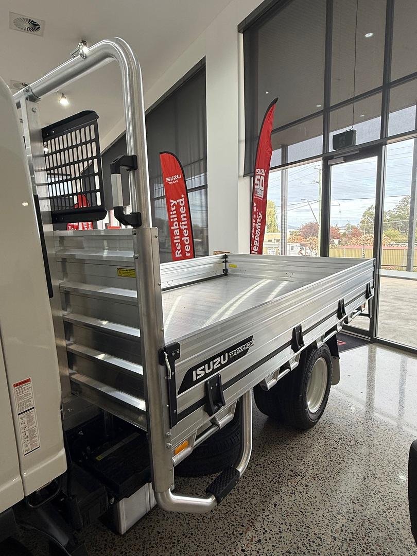 2026 Isuzu N Series Nlr 45-150 Mt D25 Traypack image 9