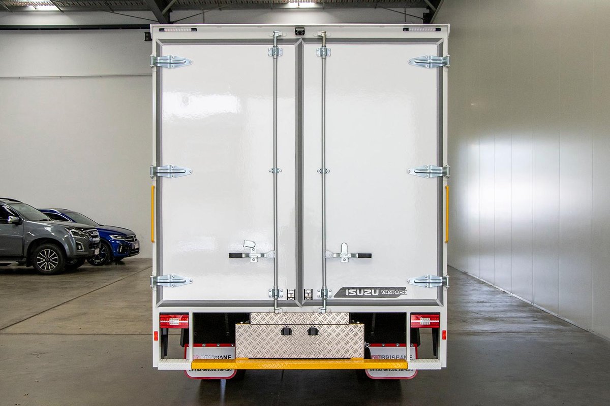 2026 Isuzu N Series NNR 45-150 DT D34 Vanpack image 7