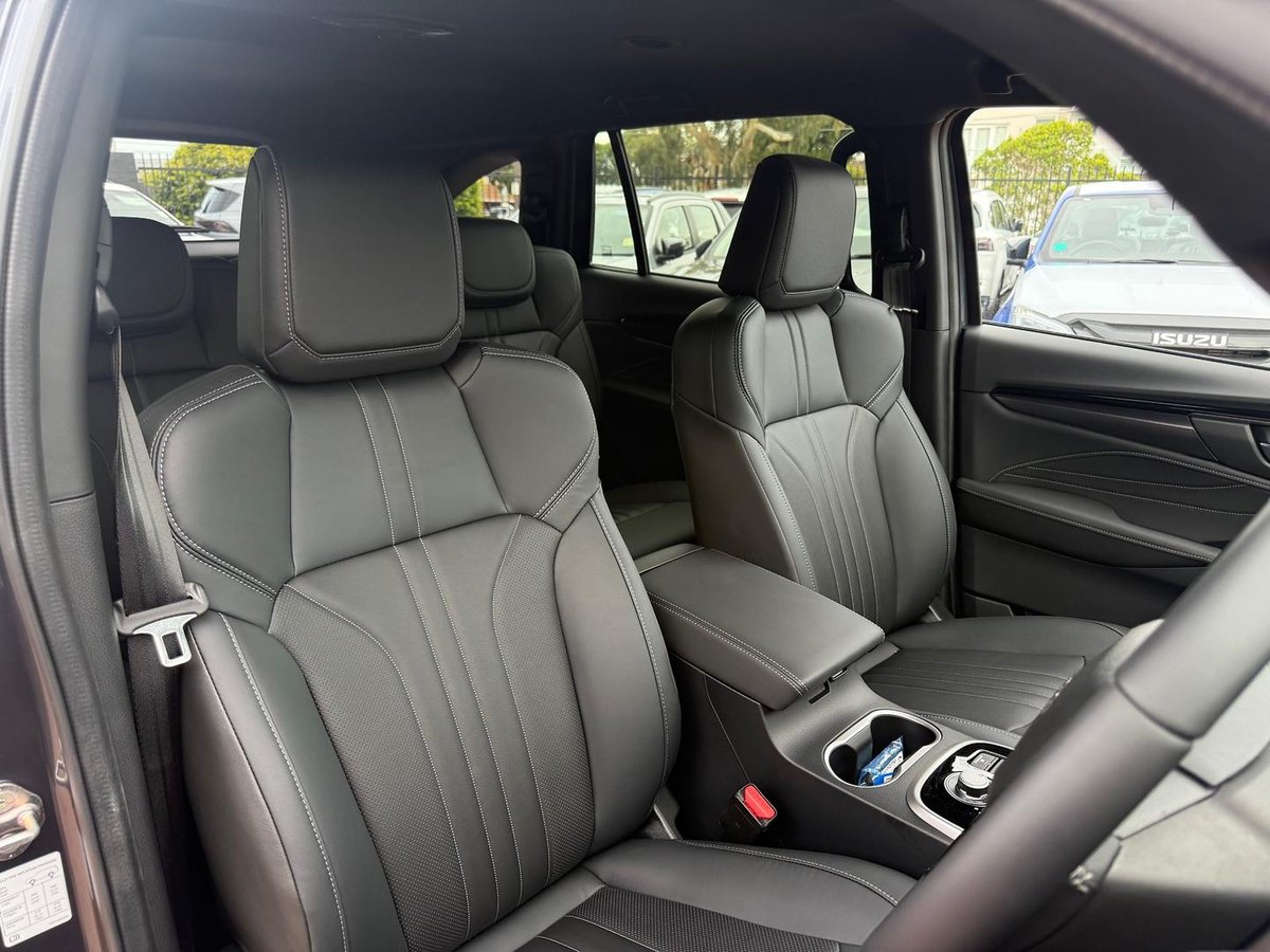 2026 Isuzu MU-X LS-T MY25.5 4X4 Dual Range image 18