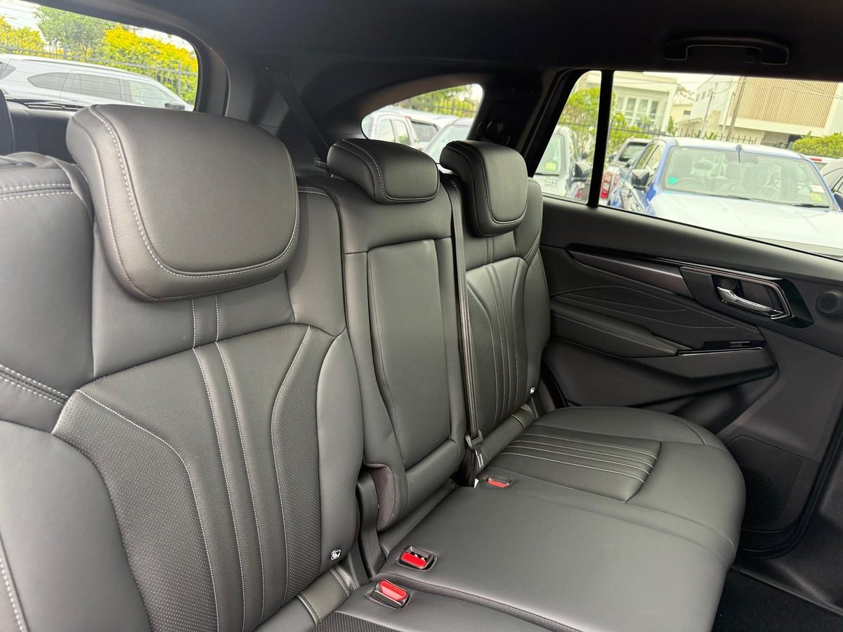 2026 Isuzu MU-X LS-T MY25.5 4X4 Dual Range image 14