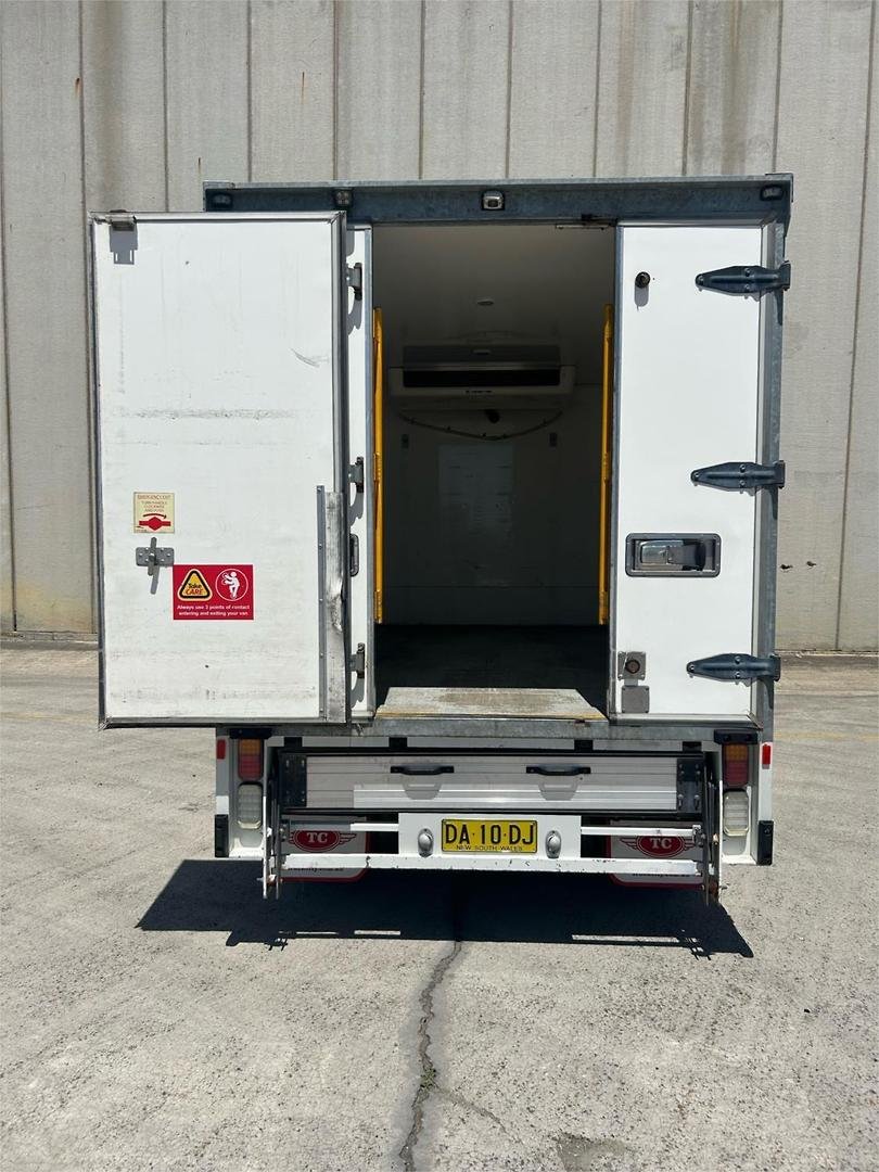 2016 Fuso Canter 515 image 7