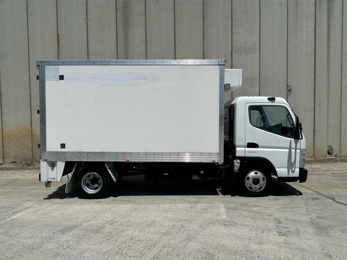 2016 Fuso Canter 515 image 14
