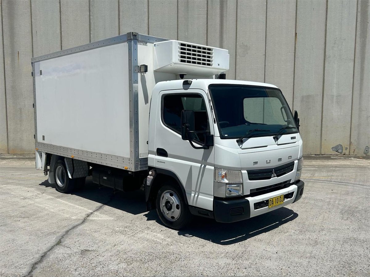 2016 Fuso Canter 515 image 15