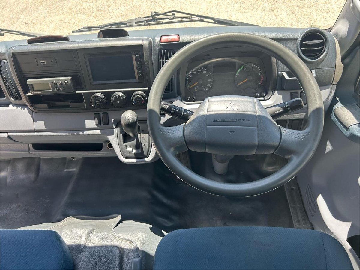 2016 Fuso Canter 515 image 18