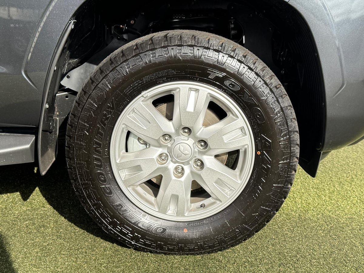 2025 Mitsubishi Triton GLX+ MV MY25 4X4 Dual Range image 7