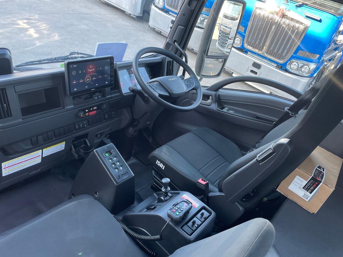 2025 Isuzu F Series FVZ 260-300 AT R46 image 16