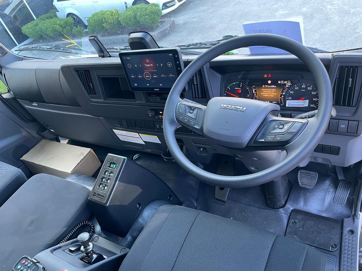2025 Isuzu F Series FVZ 260-300 AT R46 image 18