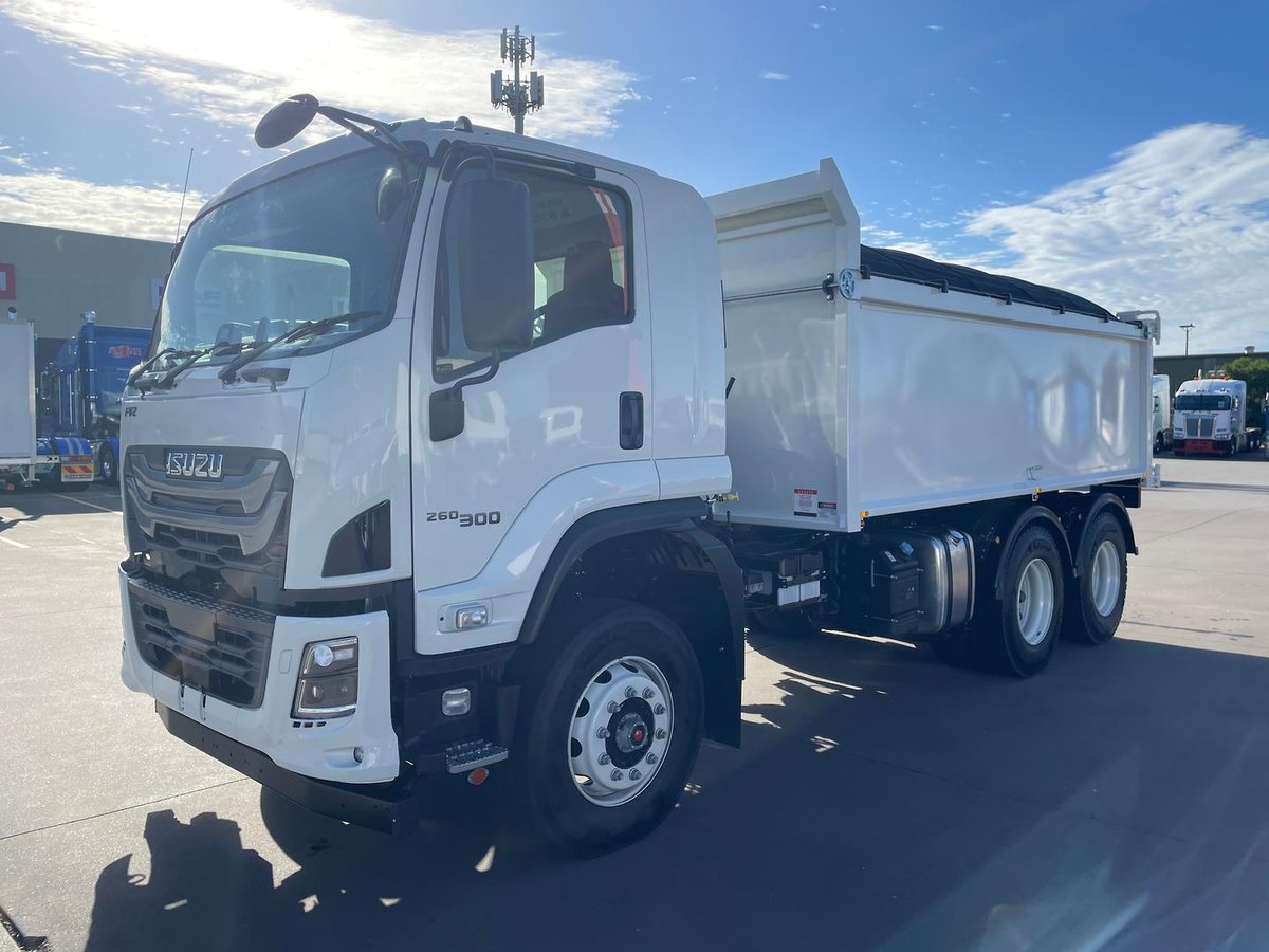 2025 Isuzu F Series FVZ 260-300 AT R46 image 3