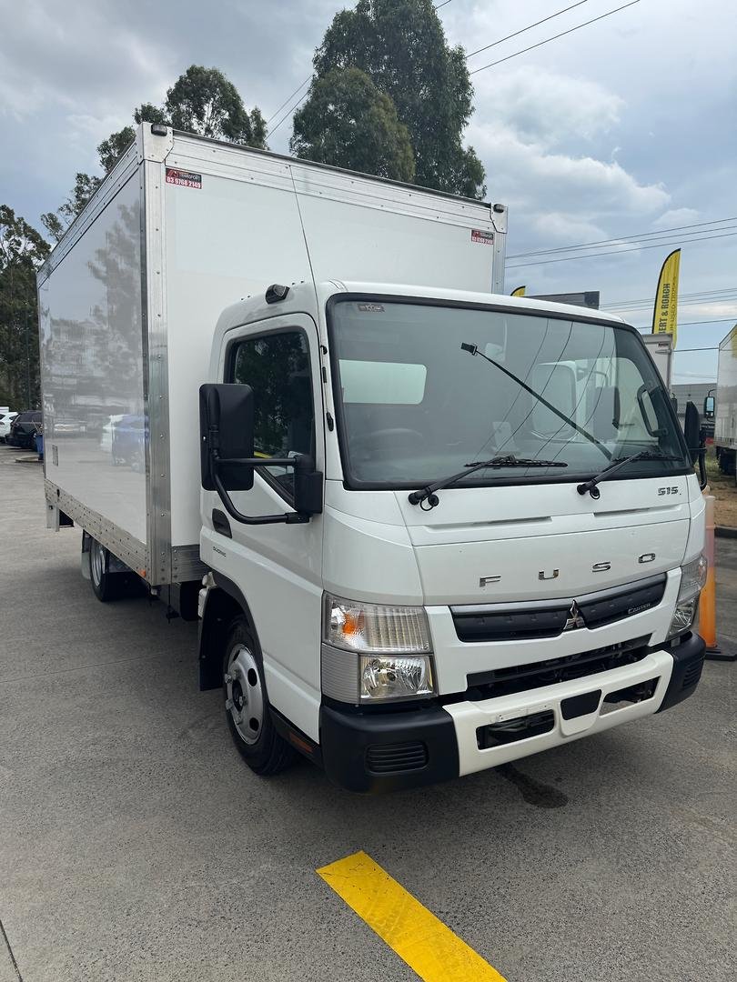 2022 Fuso Canter 515 image 17