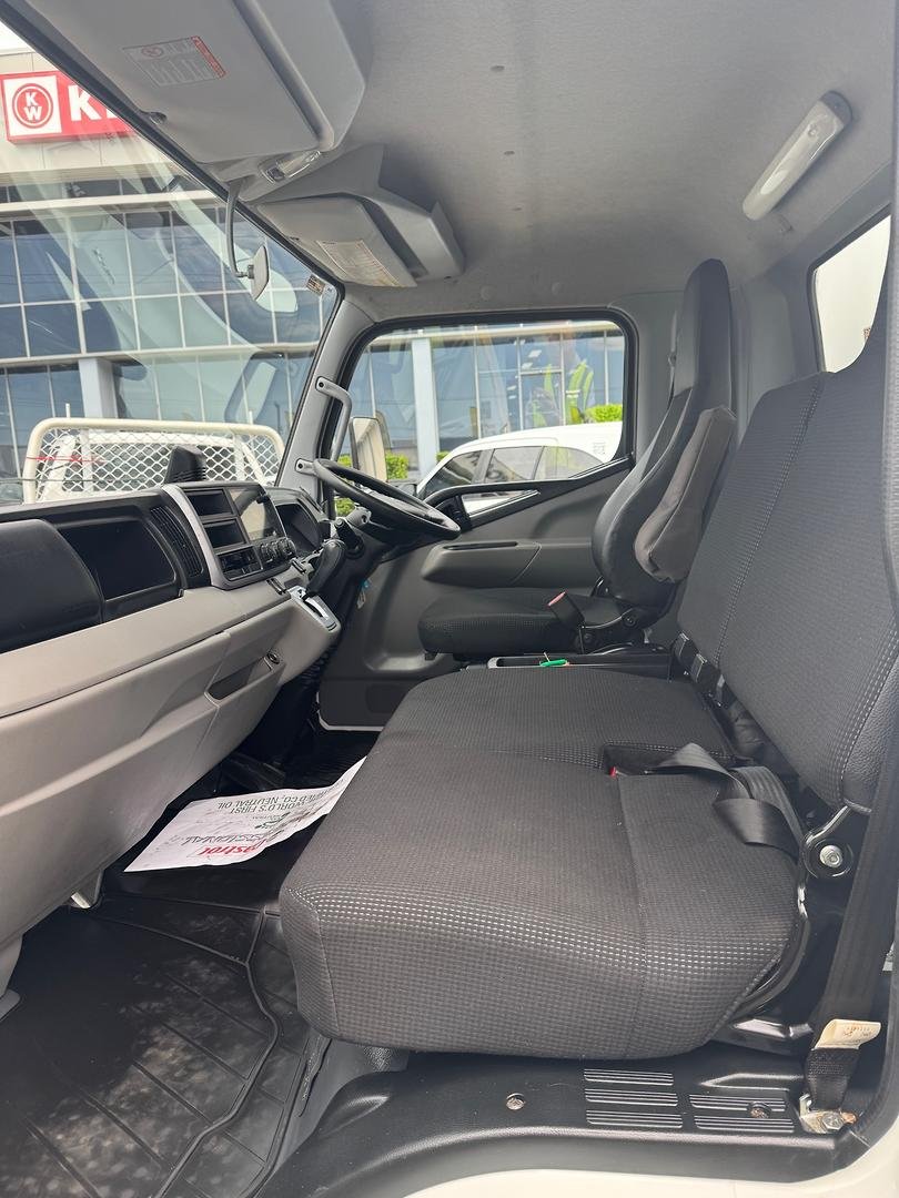 2022 Fuso Canter 515 image 12