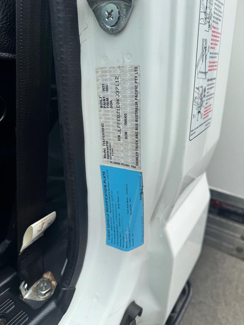 2022 Fuso Canter 515 image 19