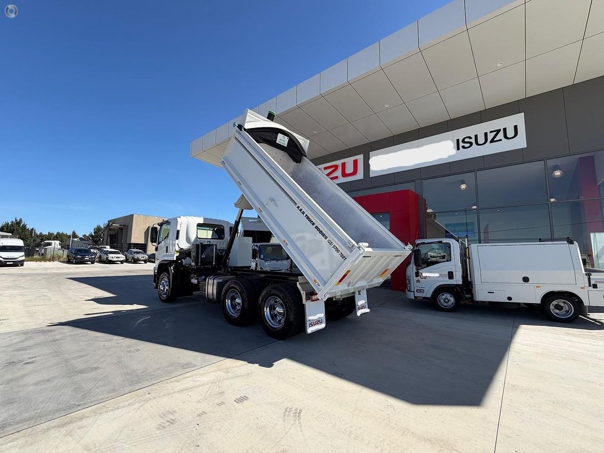 2025 Isuzu F Series FVY 260-300 AT R46 image 13