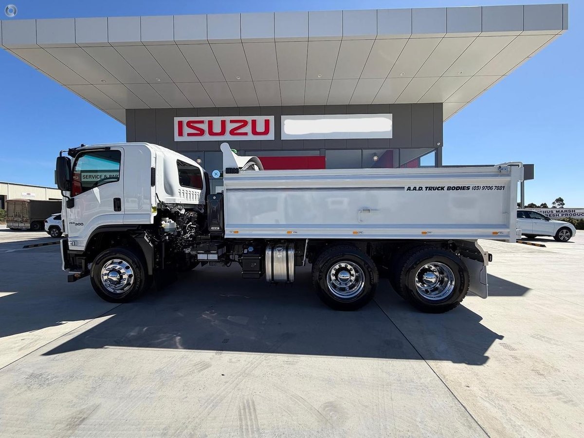 2025 Isuzu F Series FVY 260-300 AT R46 image 7