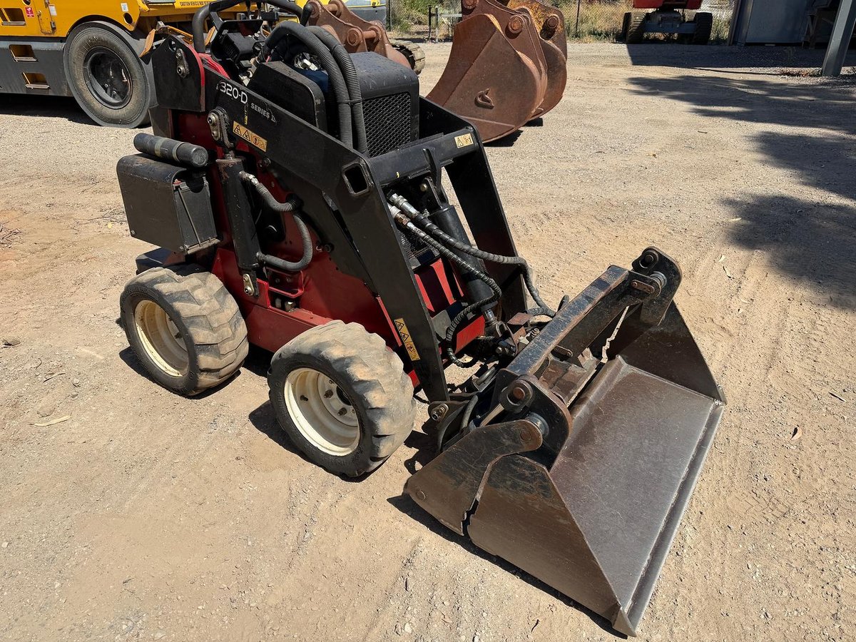 2020 Dingo W320-Dii Red