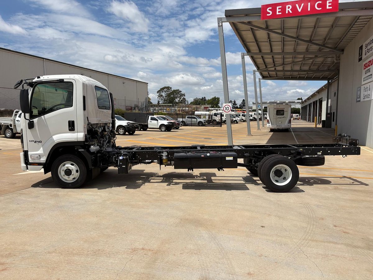 2026 Isuzu F Series FRR 110-240 MT D47 image 4