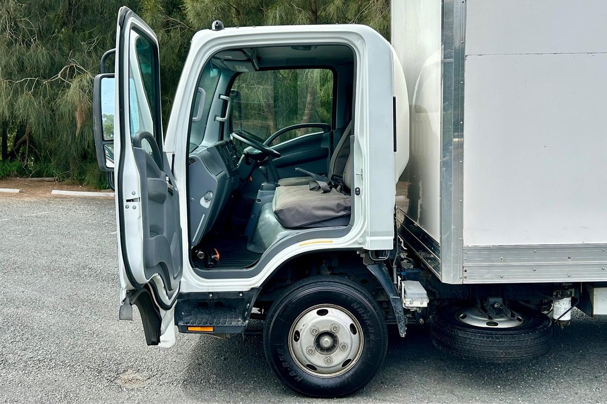 2020 Isuzu N Series NNR 45-150 image 21