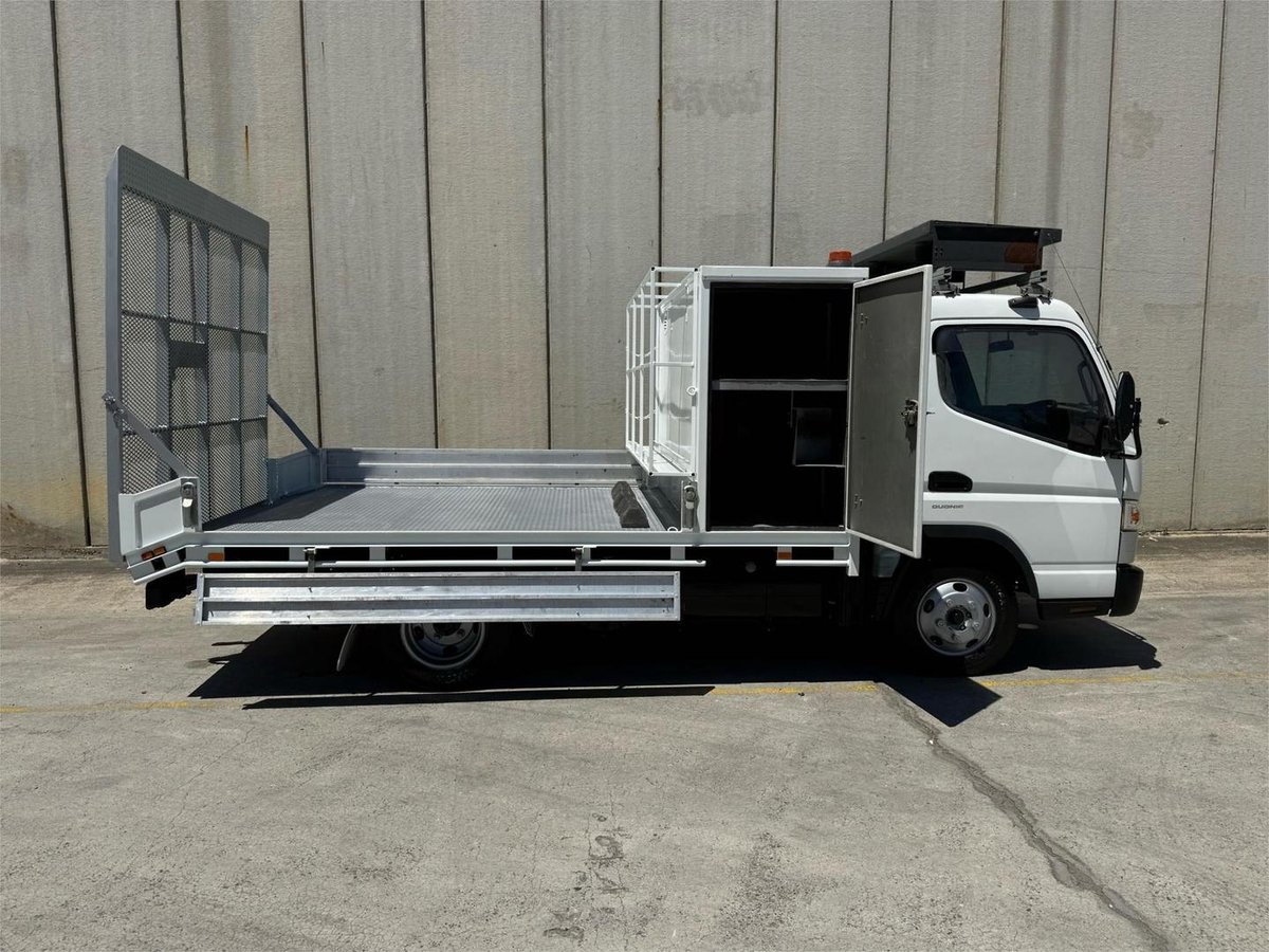 2016 Fuso Canter 515 image 8
