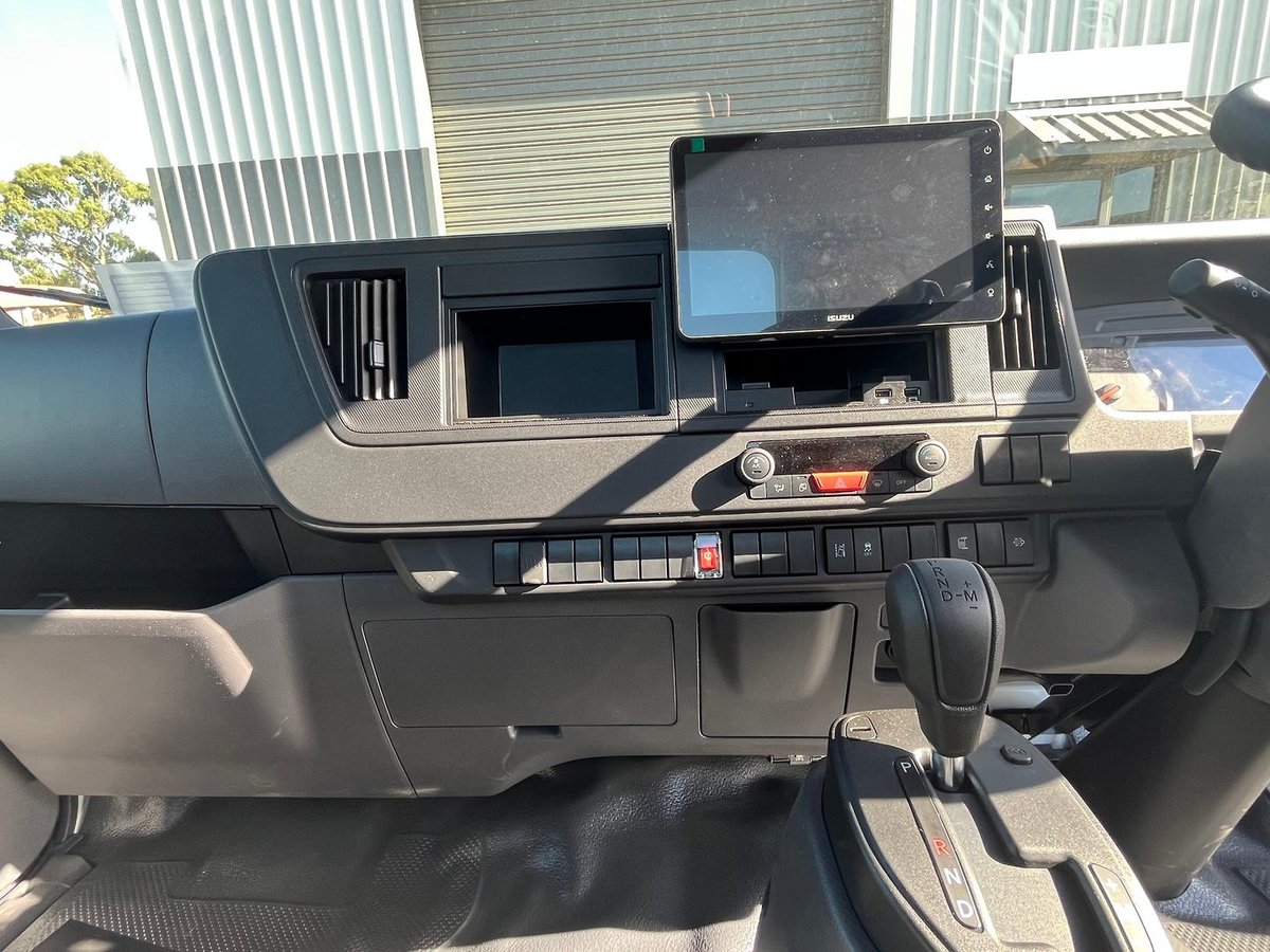 2025 Isuzu N Series image 12