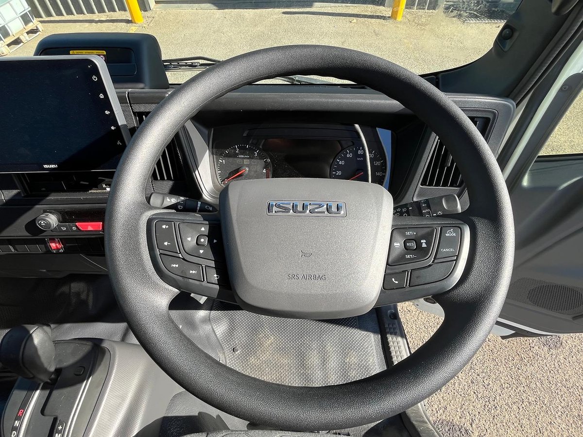 2025 Isuzu N Series image 11