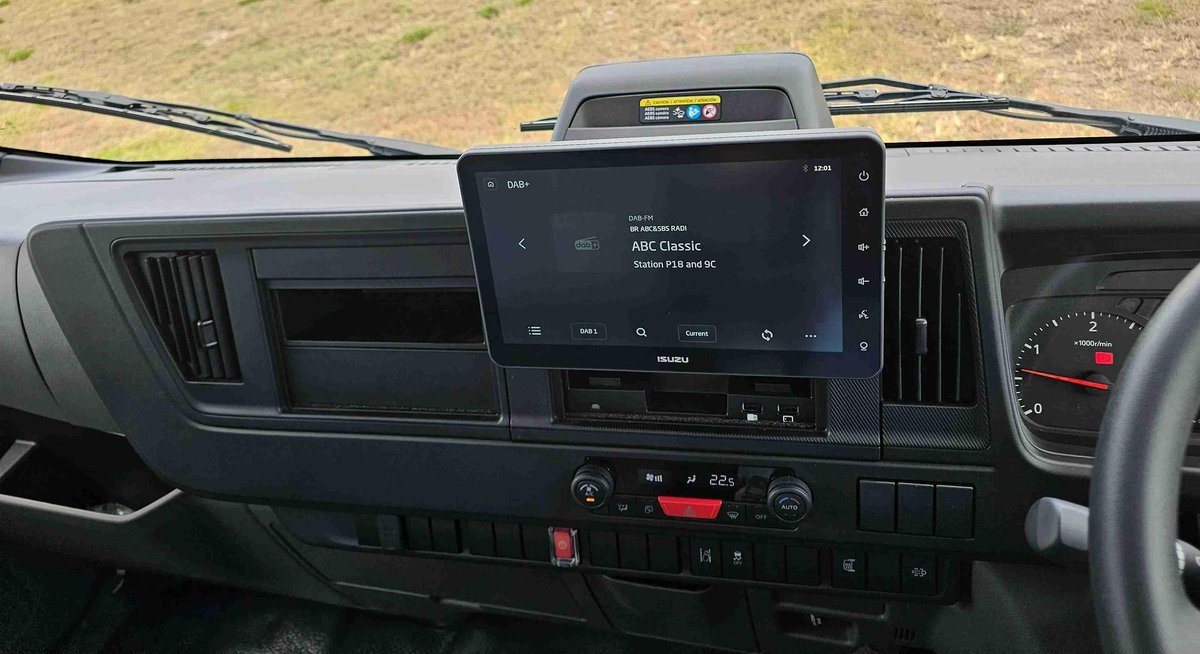 2025 Isuzu Nqr 88-190 Am D42 image 17