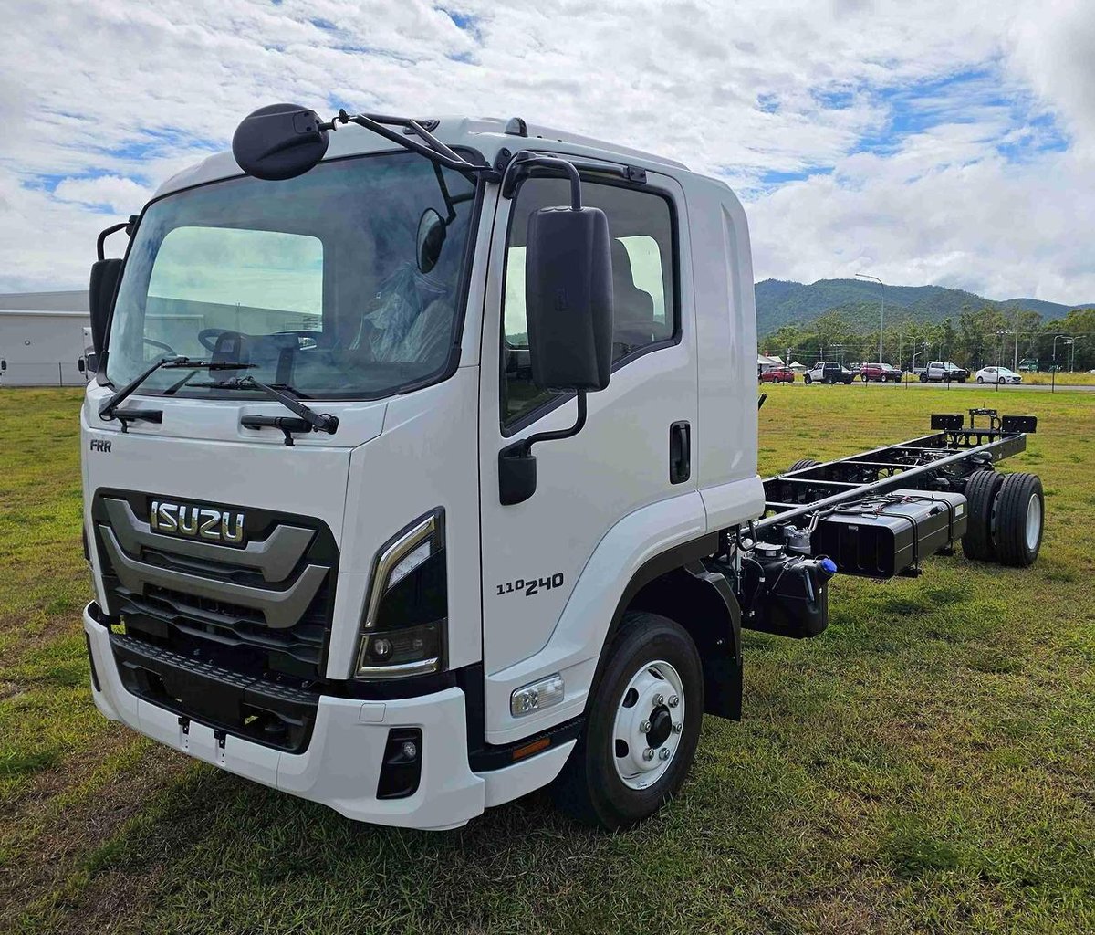2025 Isuzu Frr 110-240 Am R56 image 3
