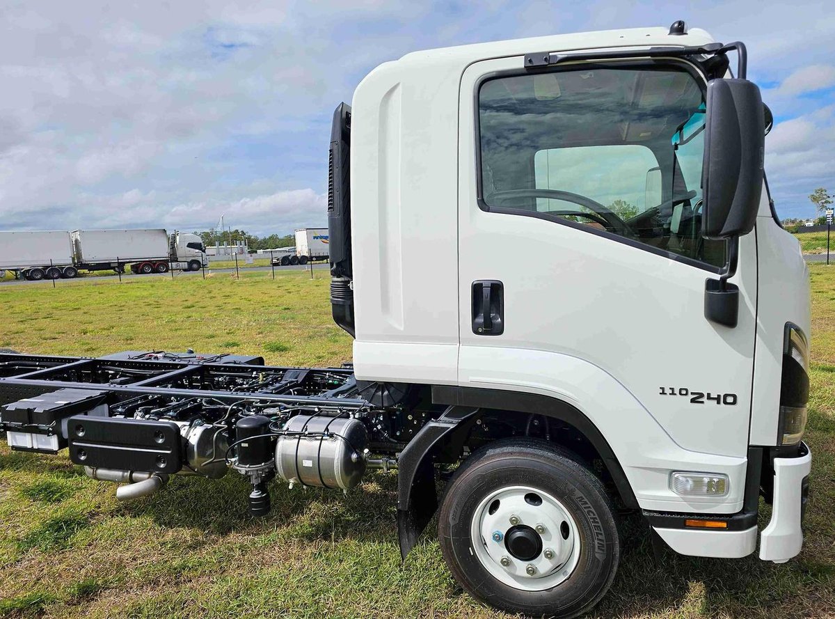 2025 Isuzu Frr 110-240 Am R56 image 7