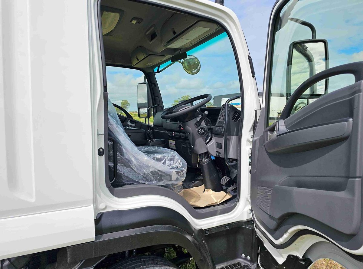 2025 Isuzu Frr 110-240 Am R56 image 10