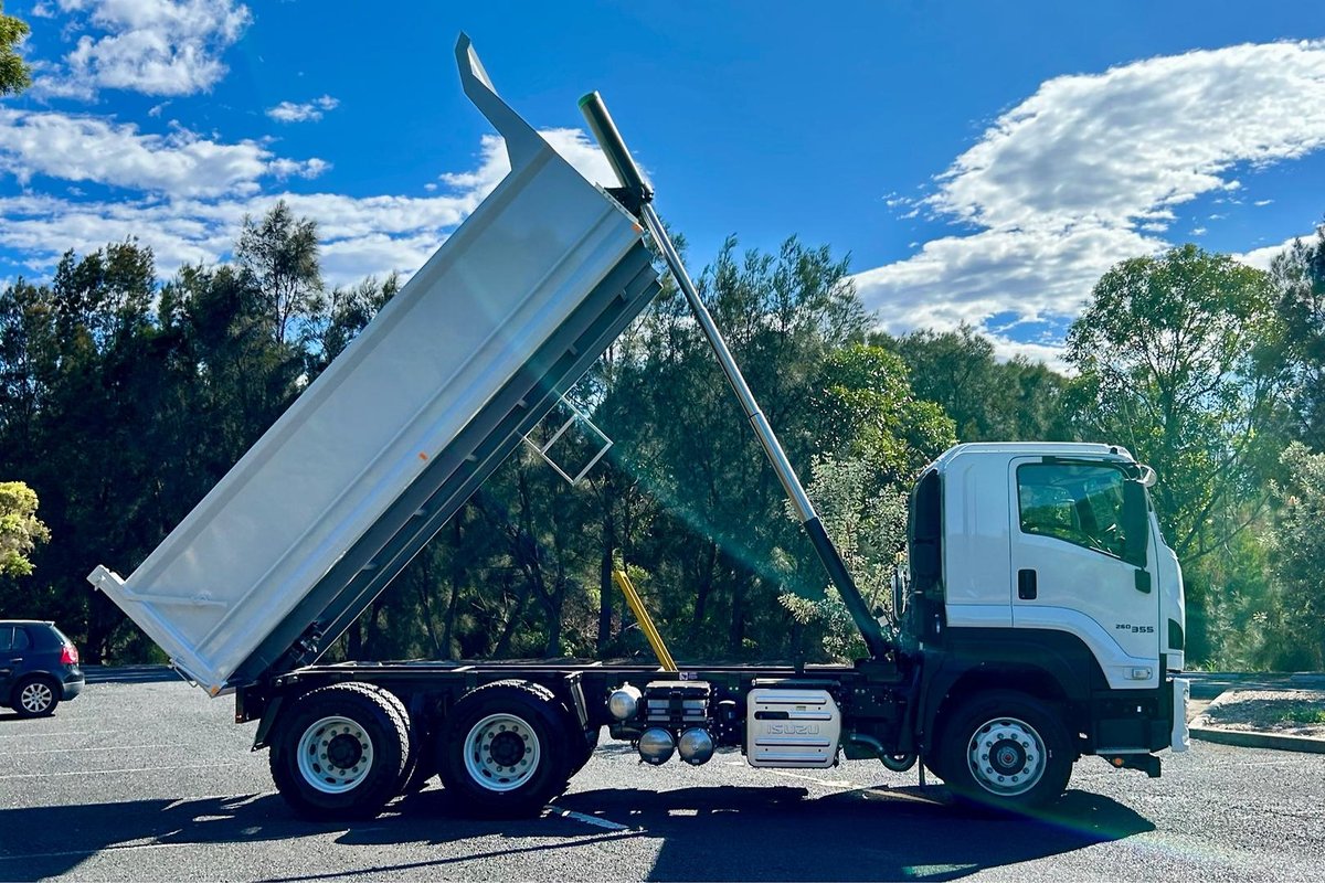 2025 Isuzu F Series FXY 260-355 AT R45 image 17