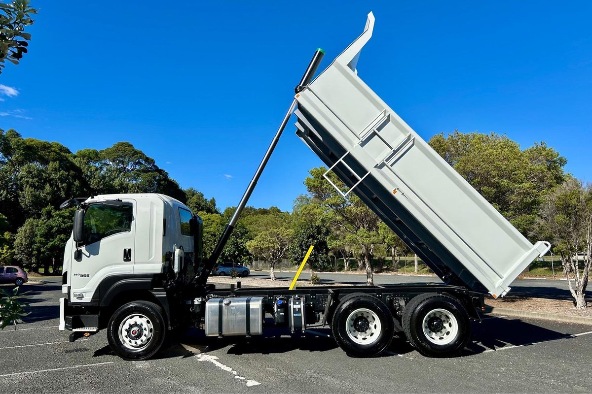 2025 Isuzu F Series FXY 260-355 AT R45 image 12