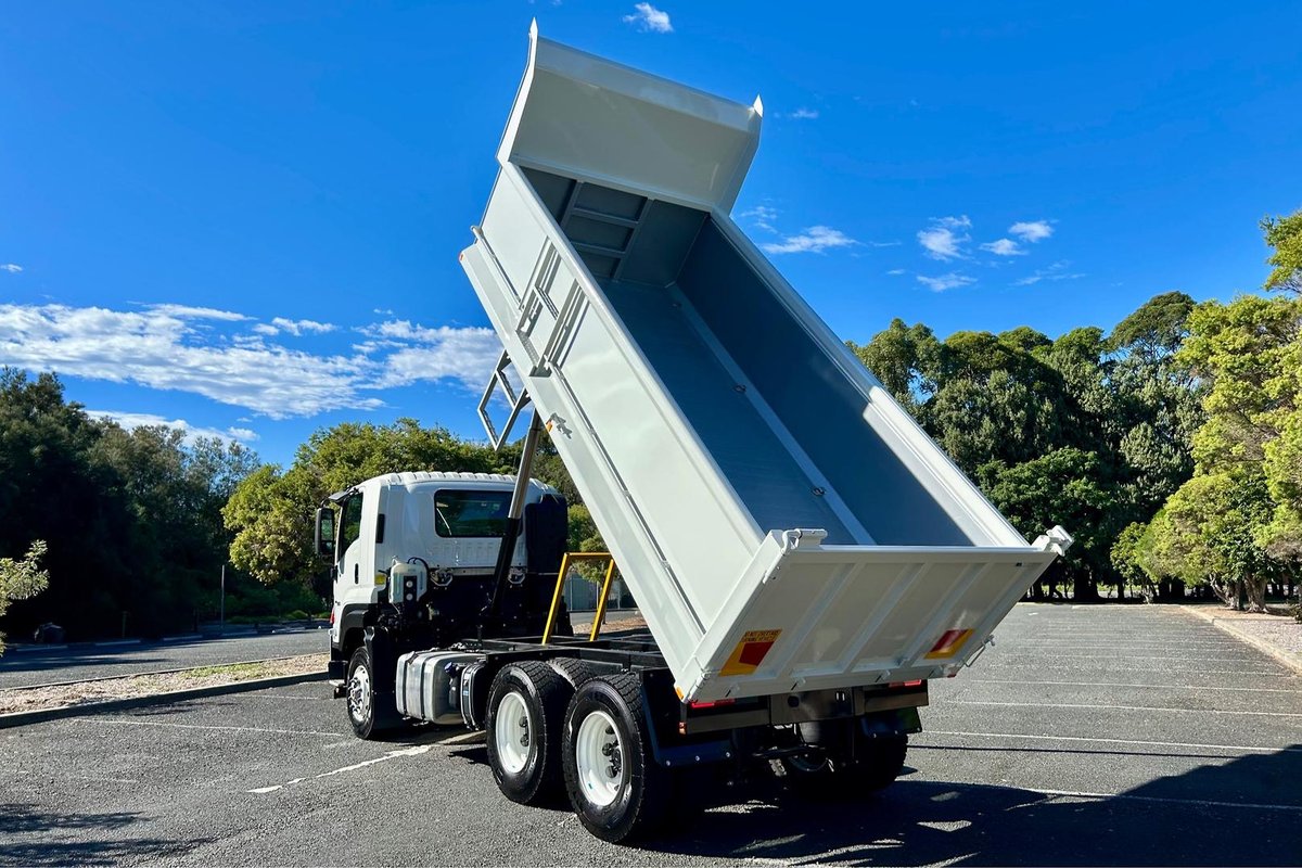 2025 Isuzu F Series FXY 260-355 AT R45 image 13