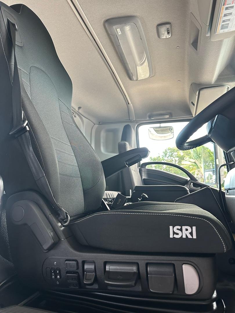 2025 Isuzu F Series image 9