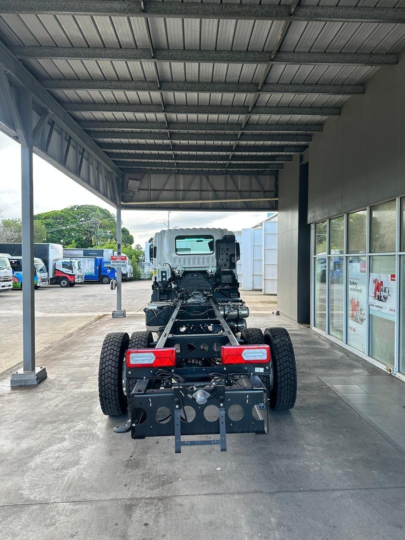 2025 Isuzu F Series image 5