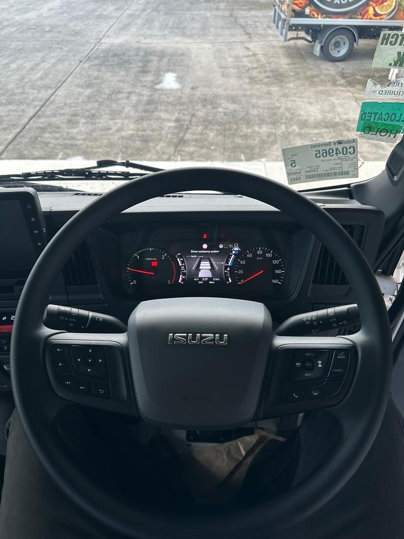 2025 Isuzu F Series image 7