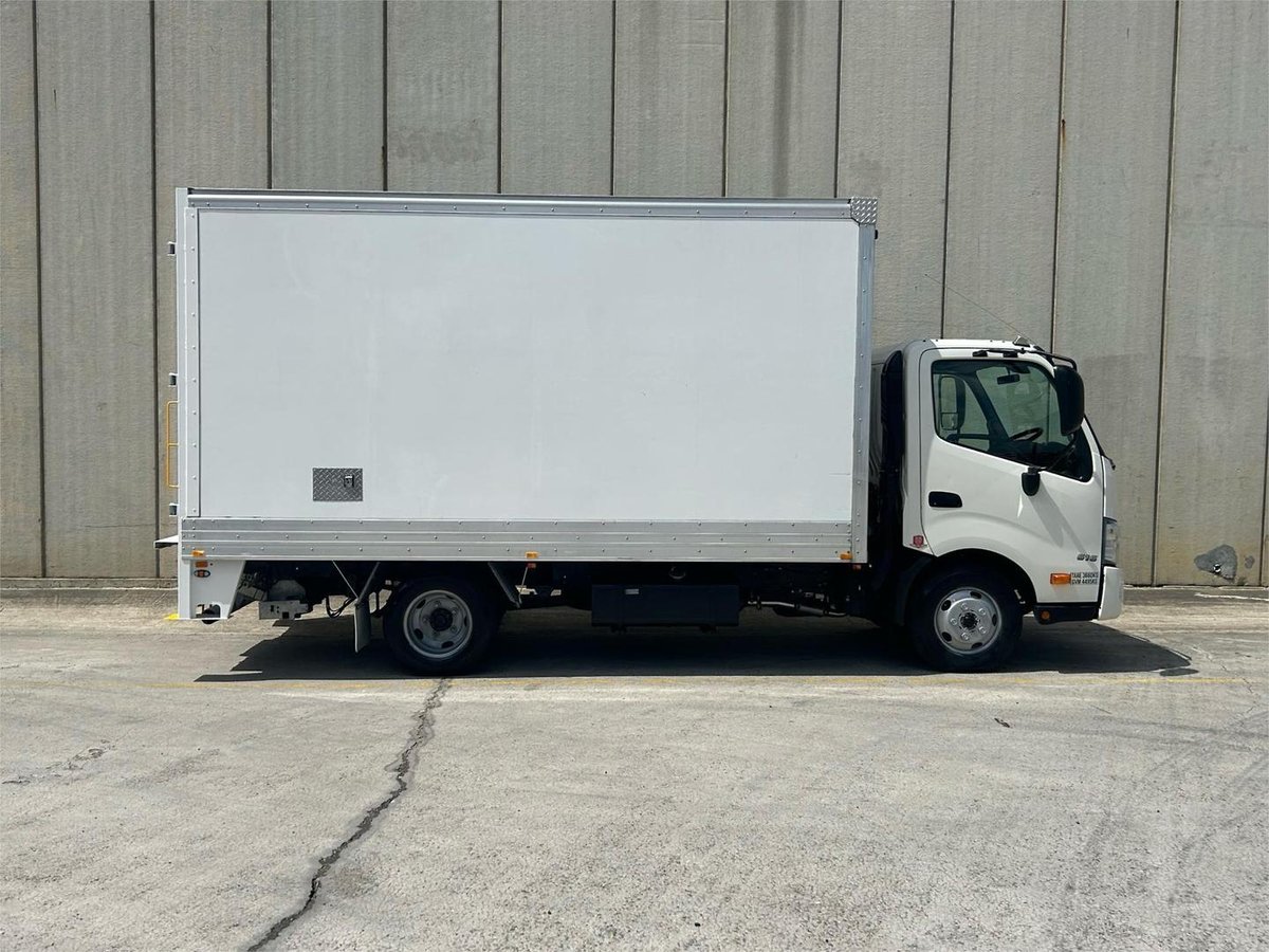 2022 Hino 300 Series 616 image 10