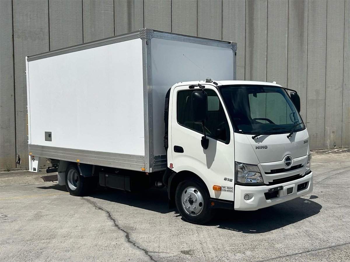 2022 Hino 300 Series 616 image 11